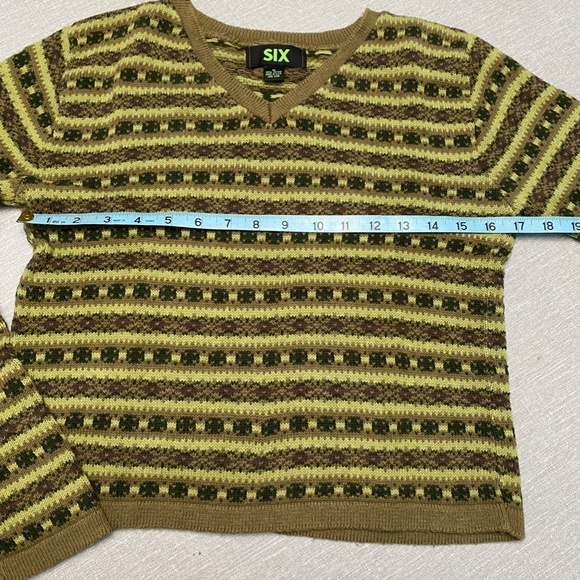 Variable Greens Sweater - Picture 2 of 5